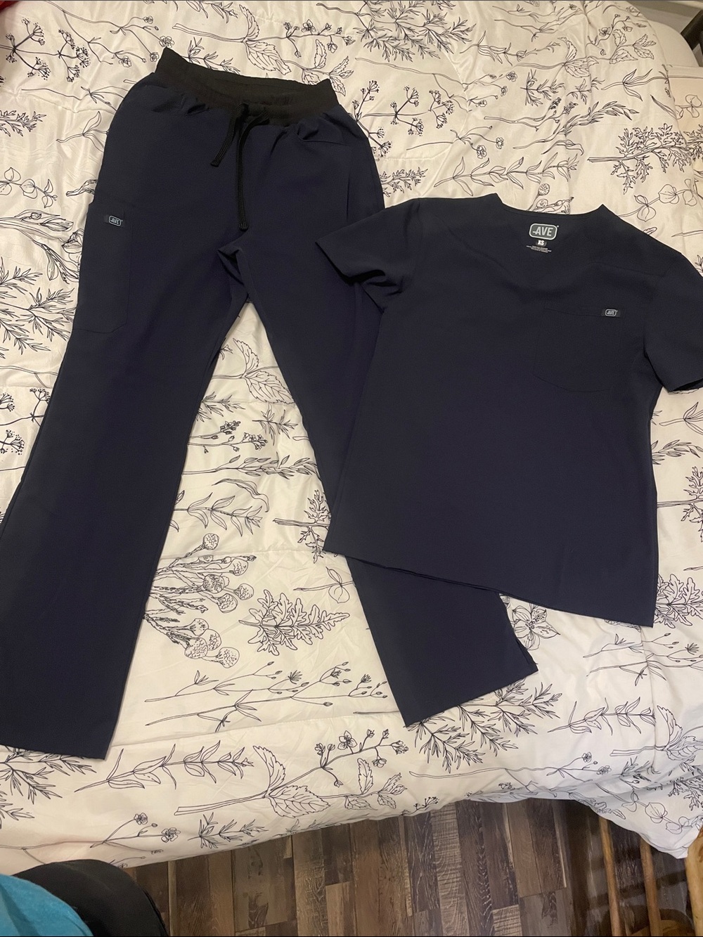 Cherokee AVE Navy Scrub Set - Top XS & Drawstring yoga, flared pants size small